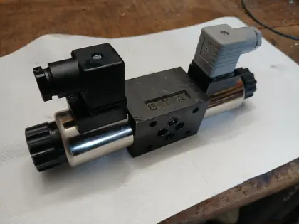 Elektromagnetventil CETOP 3 NG6 12 V, Typ Schieber: G