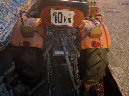 Kubota B7100D Allrad mit Hauer Frontlader, Schaufel, Schneeschild (B7100D)