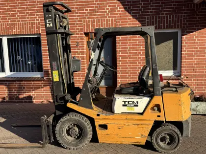 2,5 t TCM Treibgasstapler mit Nissan Motor FG 25 N2s