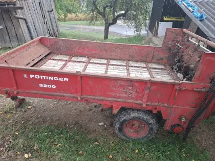 Miststreuer Pöttinger 3200
