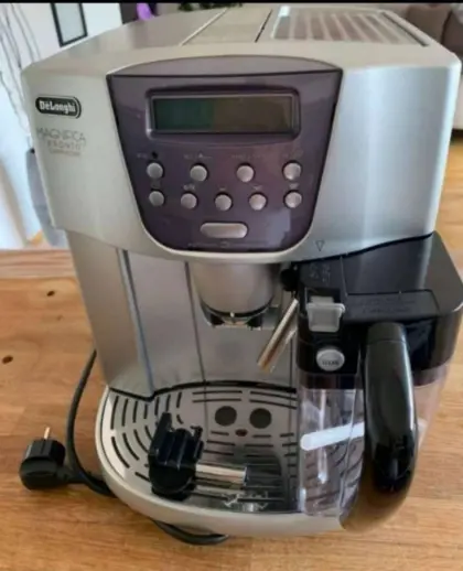 Kaffeemaschine DeLonghi Magnifica Pronto Cappuccino