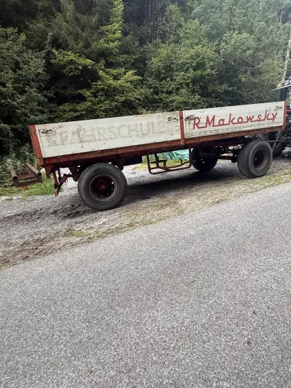 Plateauanhänger/Ballenwagen