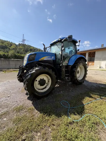 New Holland T6050