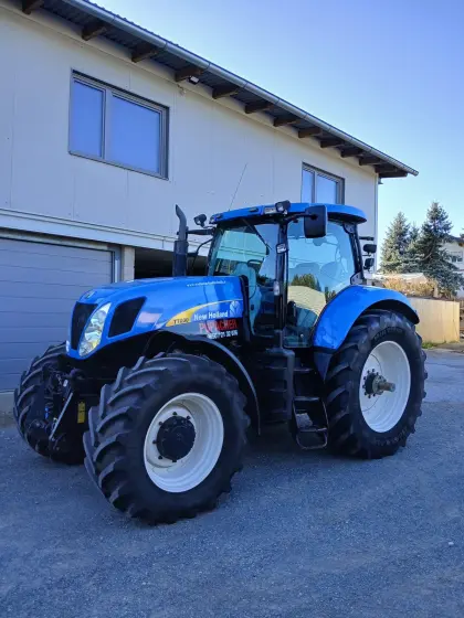 New Holland T7030