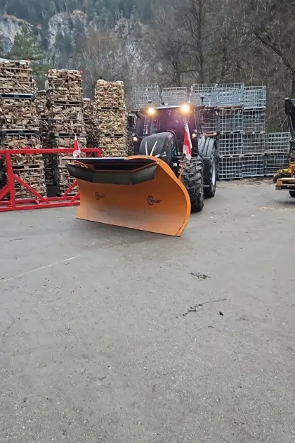 Traktor Valtra T254 Versu
