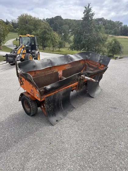 Epoke Nachlauf-Sand-, Splittstreuer TMK10
