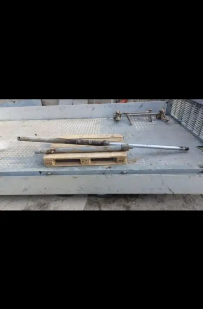 Frontladerzylinder für Schlüter Traktor