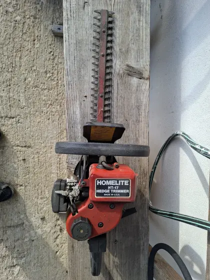 Homelite Benzin-Heckenschere HLT-17