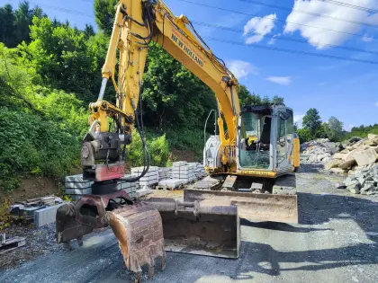 New Holland Kobelco E135B SR