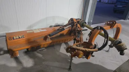 Berti Böschungsschlegler 2,30 m Vollhardox inkl. Gelenkwelle