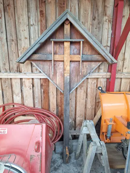 Wegkreuz aus Lärche