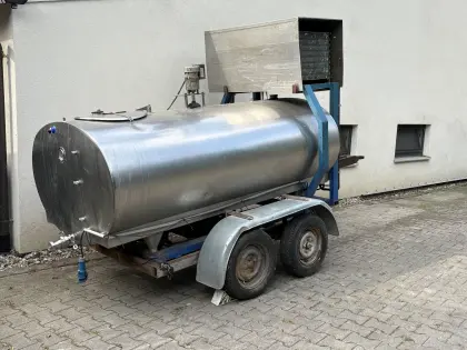 Fahrbarer Milchtank 1.700 l Müller