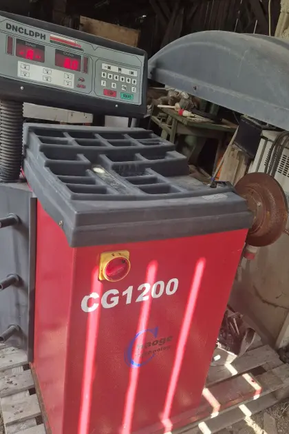 Lkw-Reifen-Wuchtmaschine DNCLDPH CG1200