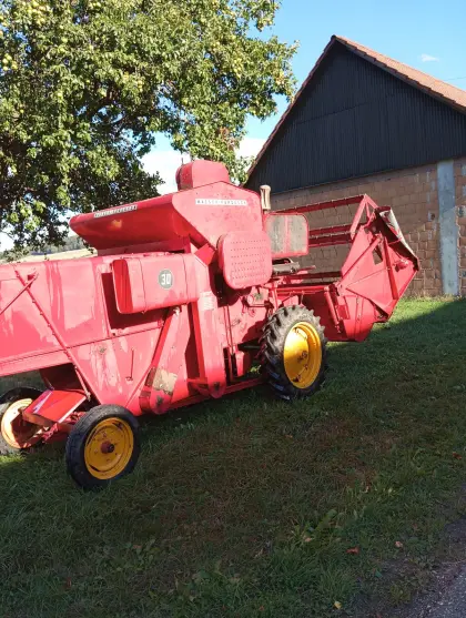Mähdrescher Massey Ferguson