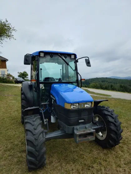 New Holland TN-D 55 mit wenig Bstd.