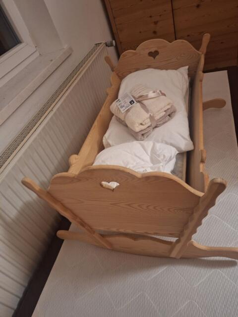 Neue Babywiege vom Tischler