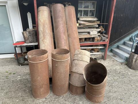 Alte Heu-, Futterrutsche aus Stahlblech, komplett