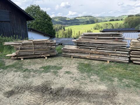 Holzpfosten