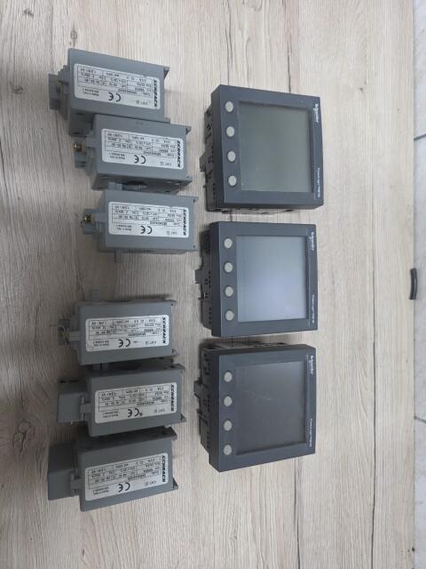 Schneider PowerLogic PM700 Netzmessgeräte und Stromwandler