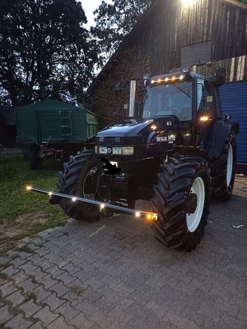 New Holland M115 Trecker, Modell: New Holland M115