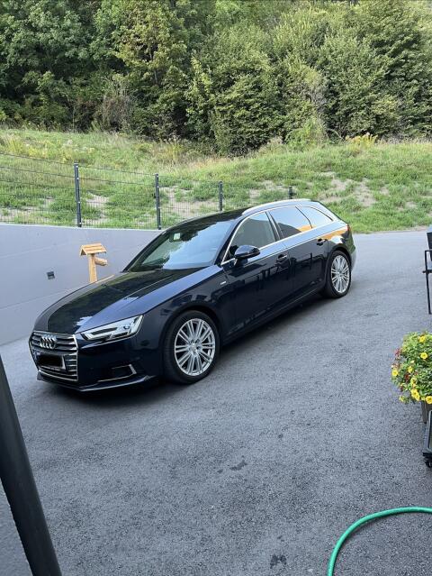 Audi A4 Quattro S line AHK B9