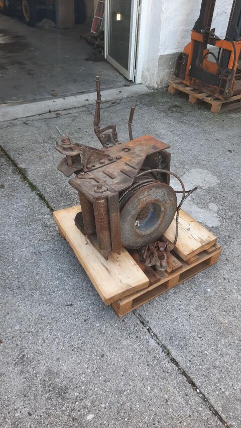 Lindner Anbauseilwinde BF450