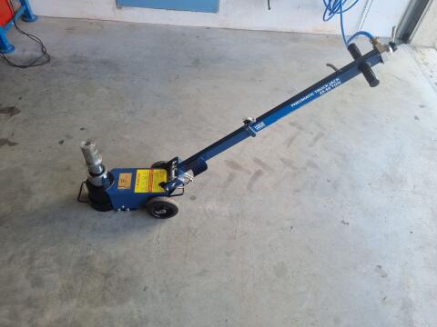 Pneumatischer Wagenheber HBM