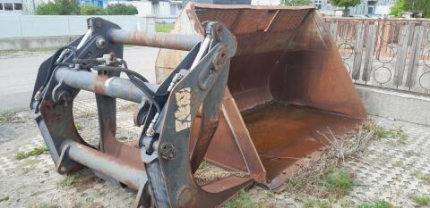 Leichtgutschaufel und Holzgreifer für Volvo Radlader