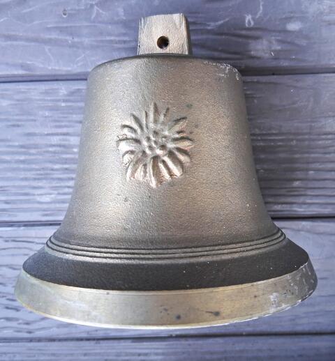 Weideglocke, Kuhglocke mit Lederriemen