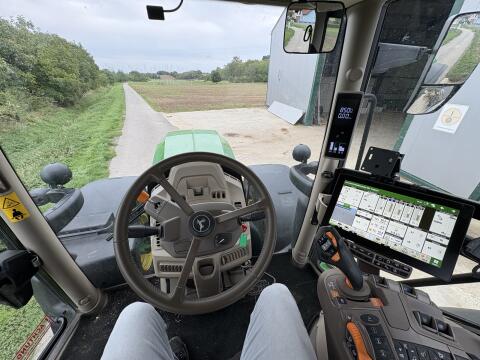 John Deere 6R 215