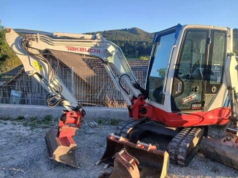TB228 Takeuchi