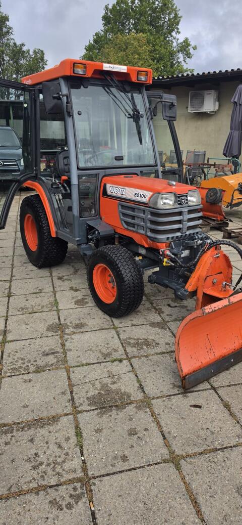 Kubota B2100 Winterdienst