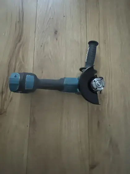 Makita Akku-Winkelschleifer DGA513
