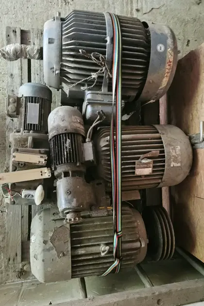 Elektromotoren gegen vernünftiges Angebot abzugeben