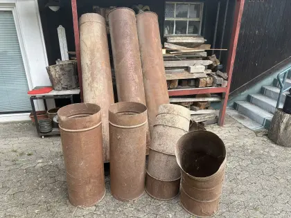 Alte Heu-, Futterrutsche aus Stahlblech, komplett