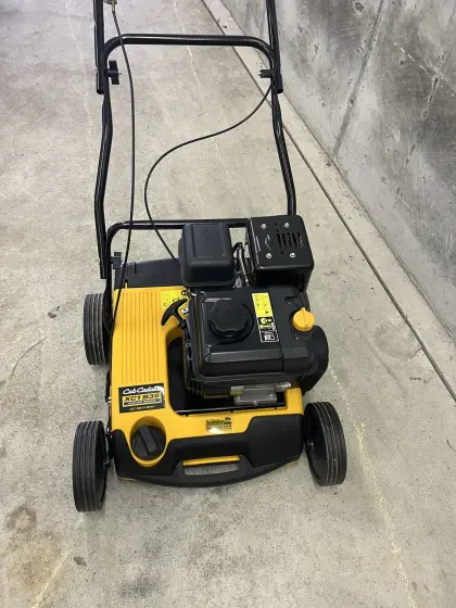 Vertikutierer Cub Cadet