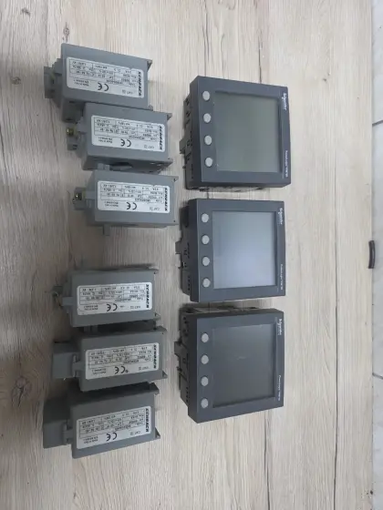 Schneider PowerLogic PM700 Netzmessgeräte und Stromwandler