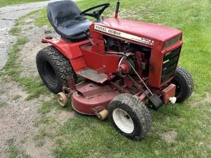 Wheel Horse C-121 Kleintraktor