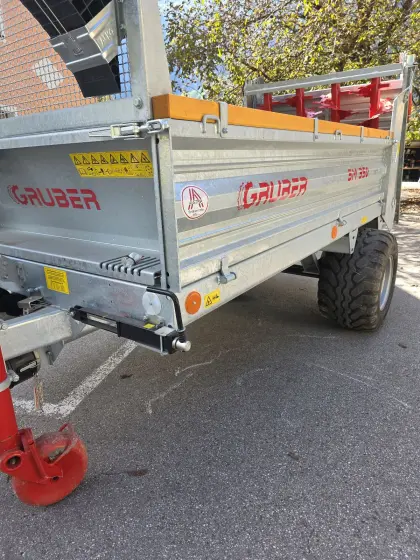 Gruber SM 350 Miststreuer