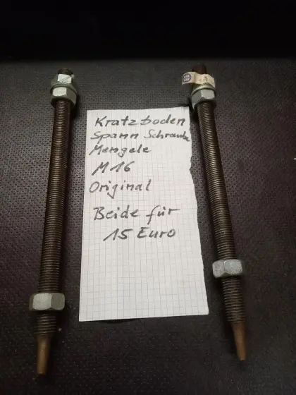 2 Kratzboden-Spannschrauben M16