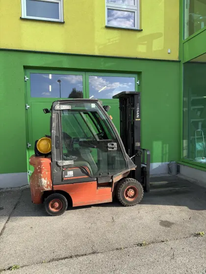 Nissan Gabelstapler 18