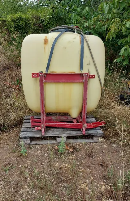 Spritze, Pumpe defekt, nur noch Behälter und Ventile Hardi