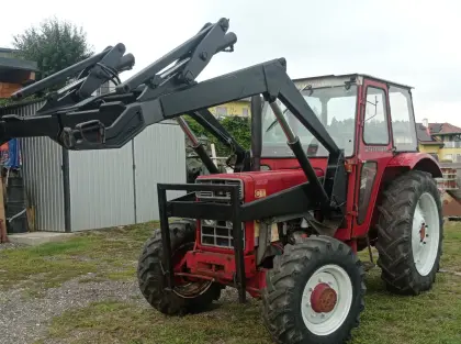 Traktor IHC 633 Allrad, Servolenkung