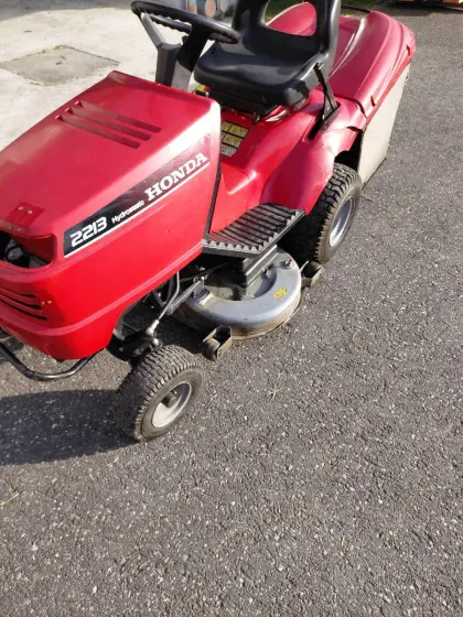 Rasentraktor Honda HF2213H