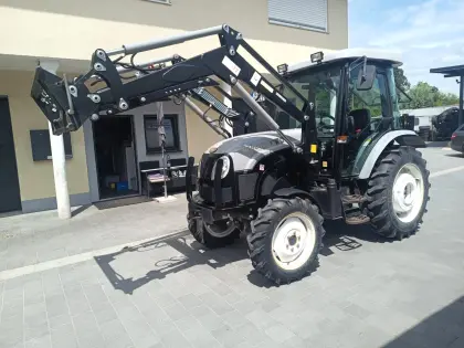 YTO MF 504C mit Kabine und Frontlader, Hofschlepper, Hoflader