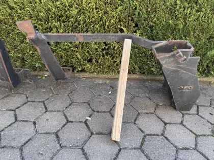 Hauer Frontladerkonsole Oberrahmen B