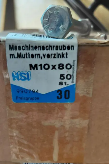 Schrauben mit Mutter