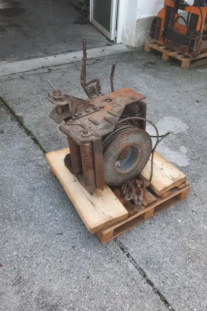 Lindner Anbauseilwinde BF450