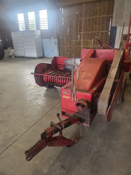 Stroh, Aufsammelpresse Welger AP 12