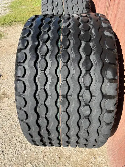 2 Stk. 8 Loch 17 Zoll Kompletträder zu verkaufen
